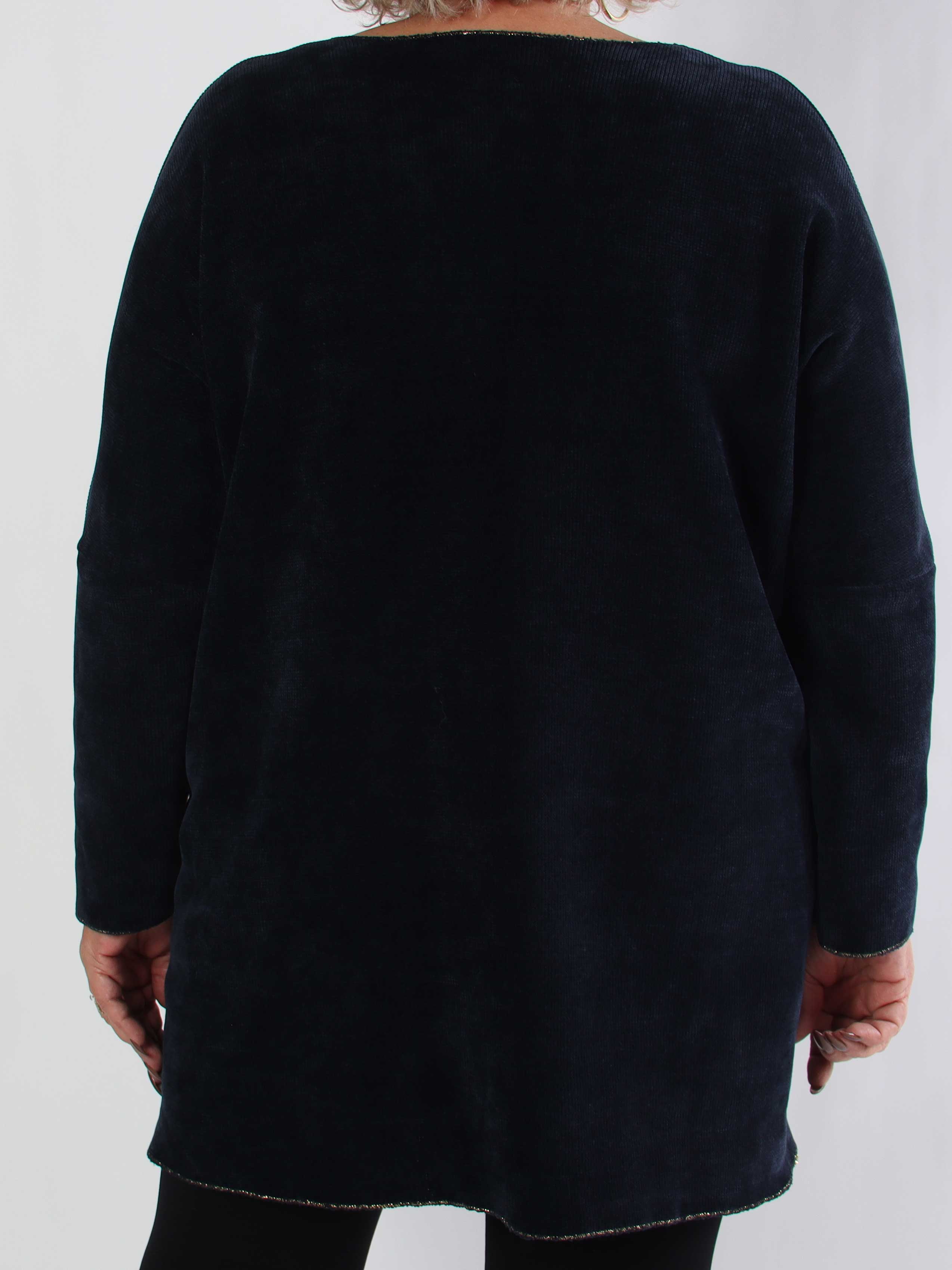 Rocka - Plus size kjole i blød strik med motiv